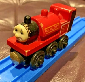  SKARLOEY THOMAS TANK ENGINE & FRIENDS WOODEN RAILWAY TOY NO NAME ON BASE GC!!! - Picture 1 of 5