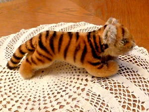 Vintage Steiff Mohair Running Tiger, 8" Long , Missing Ear Button, Green Eyes - Picture 1 of 9