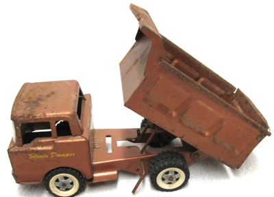 Camión de volteo Structo vintage de acero prensado años 60 Foto 1 de 4