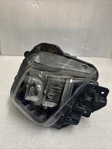 2022 2023 2024 Hyundai Tucson SE/SEL Headlight Right Passenger Side - Picture 1 of 6