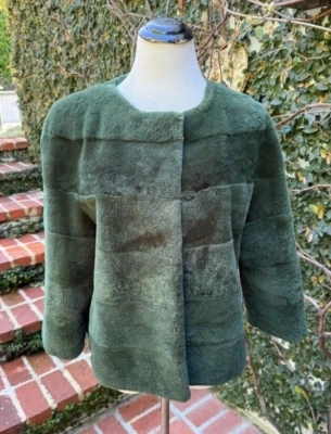 Linda Richards Luxury Dark Green Animal Fur Cropped Jacket, size L - Image 1 of 4
