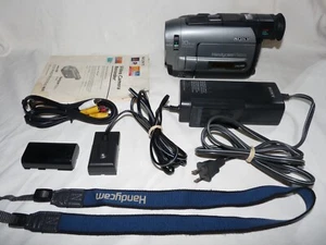 Sony CCD-TRV72 Stereo HI8 HI 8 8mm Video8 Videocamera Lettore Videoregistratore Trasferimento Video - Foto 1 di 7