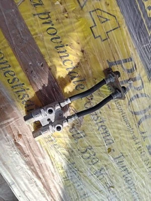 Suzuki Samurai/Santana/Sj410/Sj413 Brake Distributor - Image 1 of 4