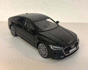 1/24 AUDI ~ A7 Alloy Model Car Rear Wheel Pull Back Front Wheel Steering Light - Picture 1 of 16