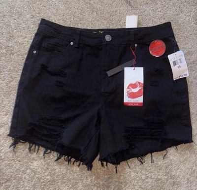 Pantalones cortos Hot Kiss para mujer negros tiro alto desgastados talla 13 nuevos Foto 1 de 4