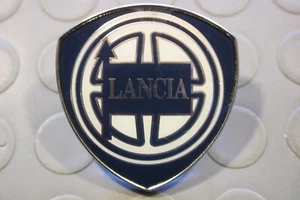 Abzeichen Lancia J. Fray 2 Vitrofilm Jf 7075 82381345 2 Logo Wappen Epoche 80er - Bild 1 von 2