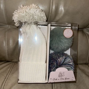 NWT Modern Expressions Beanie Pick A Pom Ribbed Beanie Pom Hat W/Pom Set *New* - Picture 1 of 3