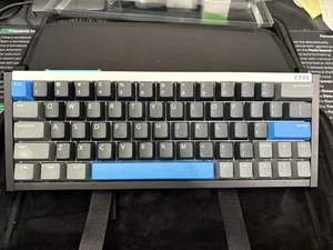 Klawiatura gamingowa EZ63, 60% RGB klawiatura mechaniczna, 64 klawisze z magnetycznym jadeitem... - Zdjęcie 1 z 4