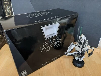 Busto suave gigante General Grievous ROTS #5105/7000 en caja mini busto Foto 1 de 4