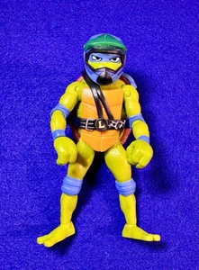Playmates Toys Teenage Mutant Ninja Turtles: Leonardo 4,5 Inch Actionfigur - Bild 1 von 4