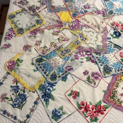 Lot of 25 Vintage Handkerchiefs Hankies Hanky Floral Cotton - Image 1 of 4