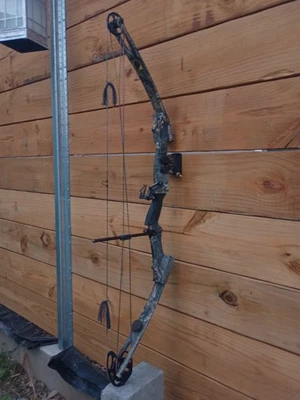 Arco combinado MARRÓN 30" y 50 lb camuflaje de dibujo 44" de longitud Foto 1 de 4