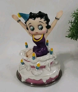 Rare Betty Boop Salt/Pepper Shakers Happy Boop Day Birthday Cake Limited Edition - Picture 1 of 16