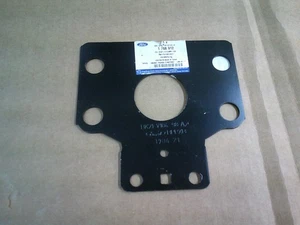 New genuine ford reinforcement bracket 1768912 - Picture 1 of 2