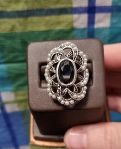 1R Vintage ovaler Ring schwarzer Stein silberfarben Kunstperlen plattiert Größe 9 - Bild 1 von 2