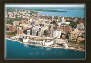 Postcard Wisconsin Madison Downtown Isthmus, Capitol & Lakes MINT Unused - Picture 1 of 1