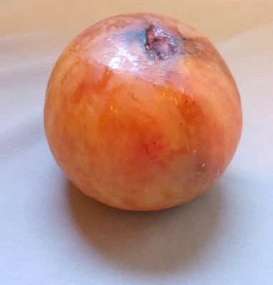 Granada de alabastro tallada italiana vintage Foto 1 de 4