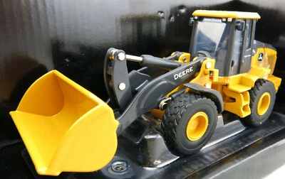 Ertl 45702 - John Deere 544L Four Wheel Loader - Prestige Collection Scale 1:50 - Image 1 of 3
