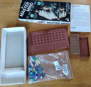 Vintage 1972 Mastermind Spiel (fehlende Heringe) 1974 Mini Master Mind Board ohne Heringe - Bild 1 von 15