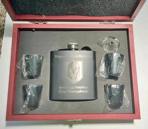 VEGAS GOLDEN KNIGHTS 2023 STANLEY CUP CHAMPIONS 6 OZ FLASK OPT PRESENTATION BOX Cover