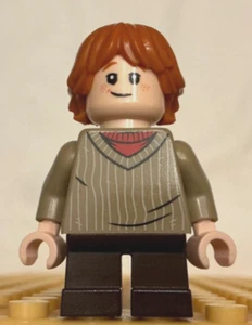LEGO  Minifigure / Harry Potter - Ron Weasley Dark Tan Sweater #hp142 - Picture 1 of 5