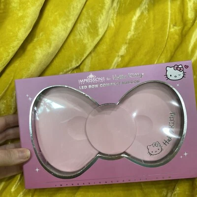 Impressions Vanity Hello Kitty LED Compact Travel Make Up Mirror In Pink NEW - Image 1 of 4