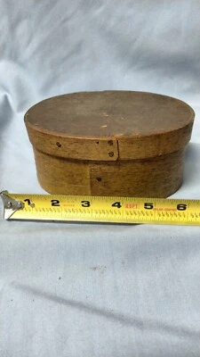 Antique Early Primitive Oval Wood Shaker Fingerlap Pantry Box 6" Signed  - Image 1 of 4