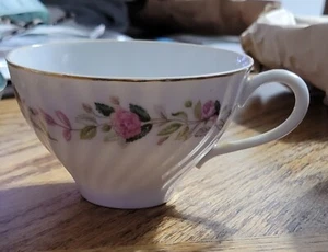 Creative Regency Rose Tee Kaffeetasse Fine China Japan rosa Blumen - Bild 1 von 3