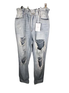 NWT Kancan Juniors Mom Jeans High Rise Distressed Tapered Leg 9/28 Light Wash - Picture 1 of 16