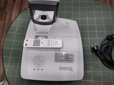 BenQ l MW855UST | Interaktiver Ultra-Kurzdistanz-Projektor mit WXGA-Auflösung - Bild 1 von 4