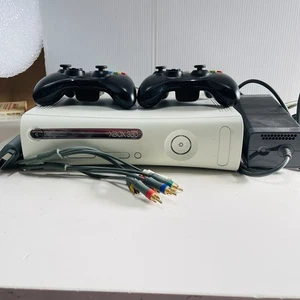 Microsoft Xbox 360 White Console System Bundle 60gb Tested Complete - Foto 1 di 8