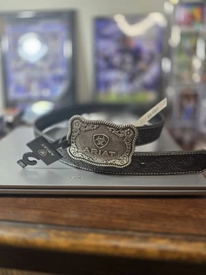 Cinturón Ariat Western Floral Cuero Repujado con Hebilla Plateada Talla 36 - Nuevo con Foto 1 de 4