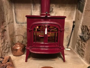 Vermont Castings Intrepid 2 Multifuel Stove, Burgundy enamel - Picture 1 of 4