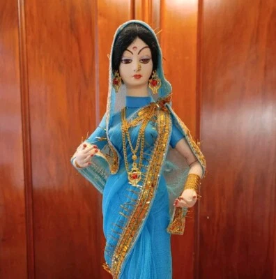 Muñeca de colección hermosos detalles hecha a mano sari de mujer india tradicional  Foto 1 de 4