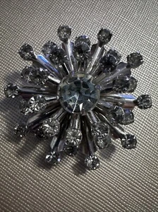 Vintage Rhinestone Brooch Starburst - Picture 1 of 3