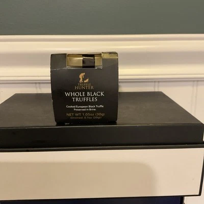 Trufas negras enteras para cazador de trufas 1,05 oz / 30 g Foto 1 de 4