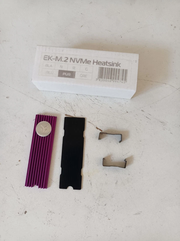 EK Water Blocks EK-M.2 NVMe violet - Photo 1/1