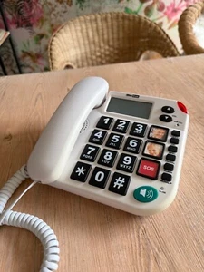 Festnetztelefon mit Notrufsender und mit komplettem Zubehör von Maxcom - Photo 1/2