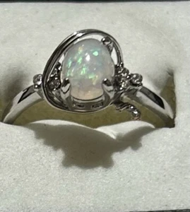 Petite Oval White Fire Opal Ring 925 Silver Sz 7 1/2 # 1060 - Picture 1 of 4