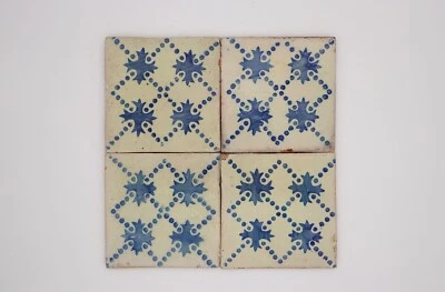 Juego de cuatro azulejos azules y blancos antiguos del siglo XIX, portugués Foto 1 de 4