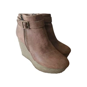 Women's Size 6 Sbicca Sam Bootie Boots Tan Wedges Dress Shoes - Picture 1 of 9