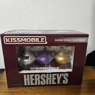 HERSHEY KISSMOBILE DIECAST - Modelo a escala limitada - Coche Children’s Miracle Network Foto 1 de 4