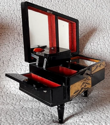 ancienne boite à bijoux musique piano bois laqué noir et doré Chine ou Japon - Photo 1/4