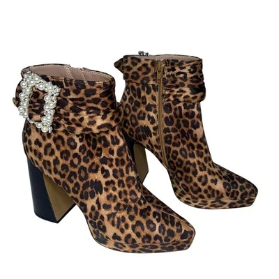 Botín Betsey Johnson Idris Grueso Tacón Bloque Perlado Adornado Hebilla/Faja 7.5M Foto 1 de 4