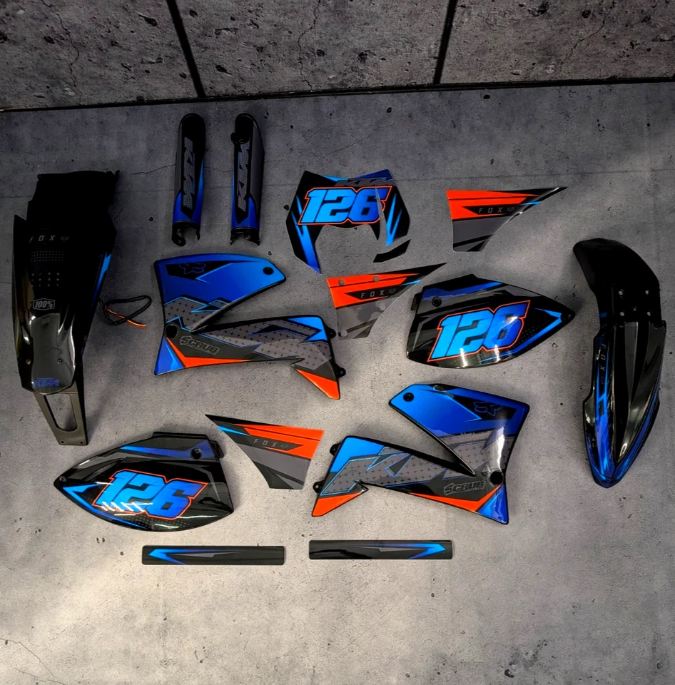 Plásticos + Gráficos KTM LC4 SMC 620-660 1999-2004 LED Luz Trasera incluida Foto 1 de 4