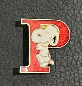 SNOOPY Pin Badge LETTER P Red - Picture 1 of 2