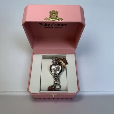 Reloj Juicy Couture Tono Plata Dije Pulsera Cara Corazón Temático Nueva York NUEVO Foto 1 de 3