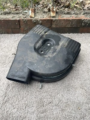 Caja de filtro de filtro de aire 90-97 Nissan D21 carrocería dura 2.4 4 cilindros OEM completa Foto 1 de 4