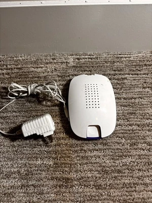 Estación secadora electrónica Dry-Star UV blanca para audífonos (sin caja) Foto 1 de 3