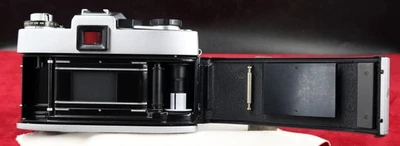 Leica LeicaFlex Standard Silver con tapas y capó Summicron R 50 mm f2 de 2 levas Foto 1 de 4